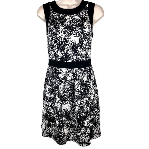 Kensie Black White graphic Print Sleeveless Fit & fFare Dress Black Accent Trim - Picture 16 of 16